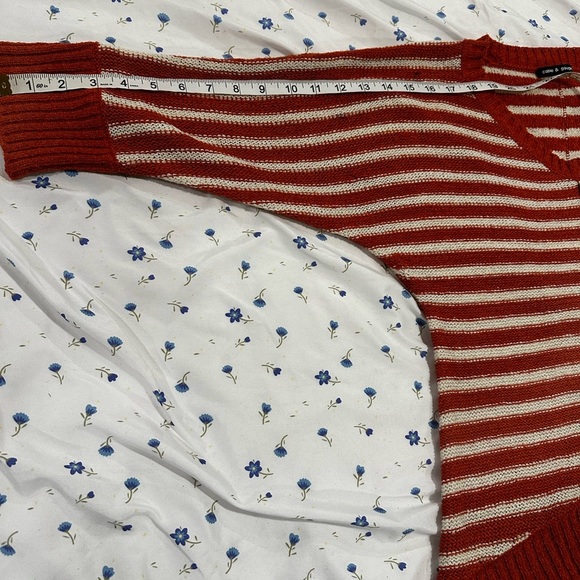 Women’s Small Cable & Gage Cream/ Burnt Orange Striped Airy Knit Pullover. - Picture 7 of 12